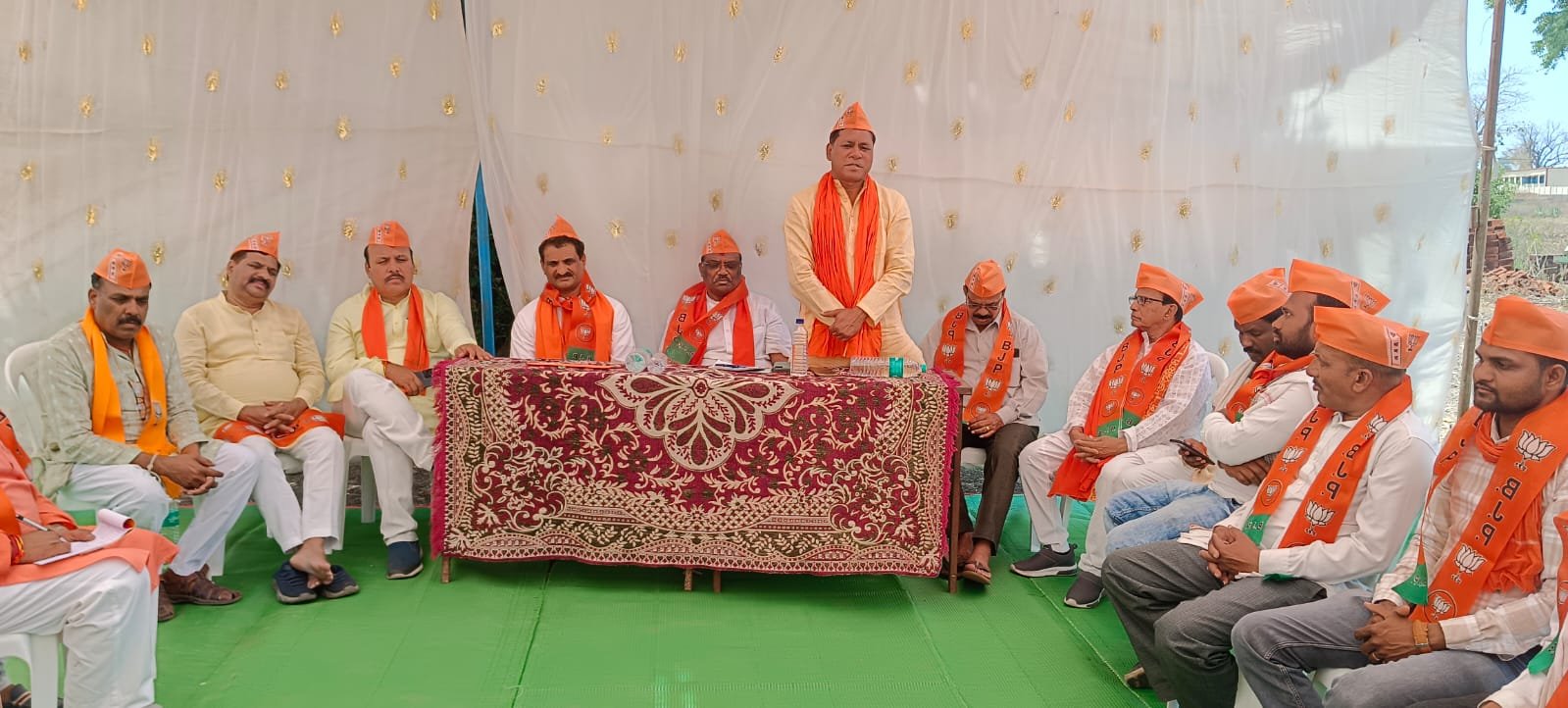 Betul News | MLA's health deteriorated on stage