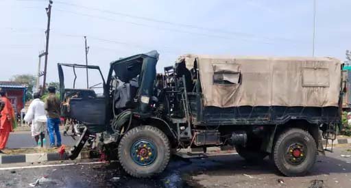 MP News - Army truck went out of control due to tire burst, collided with bus and car