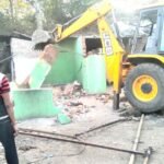 प्रशासन ने चिरापाटला में हटाया