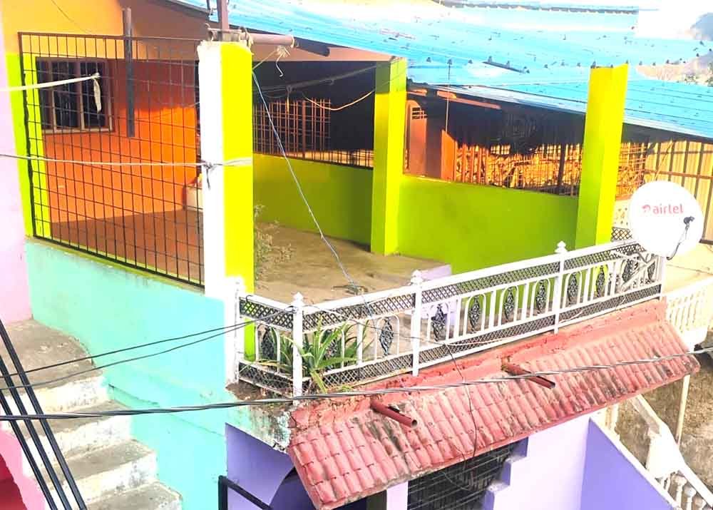 सूने मकान में चोरों