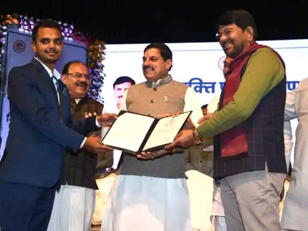 मुख्यमंत्री ने नियुक्ति पत्र वितरित कर नई