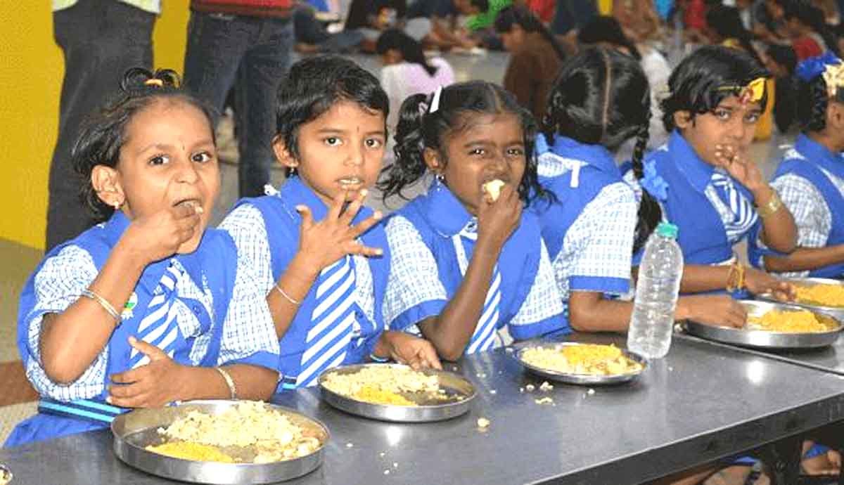 मध्यप्रदेश में मध्याह्न भोजन योजना