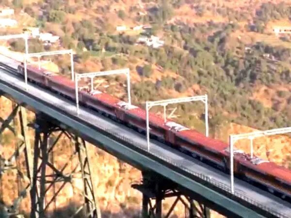 जम्मू-कश्मीर में वंदे भारत एक्सप्रेस