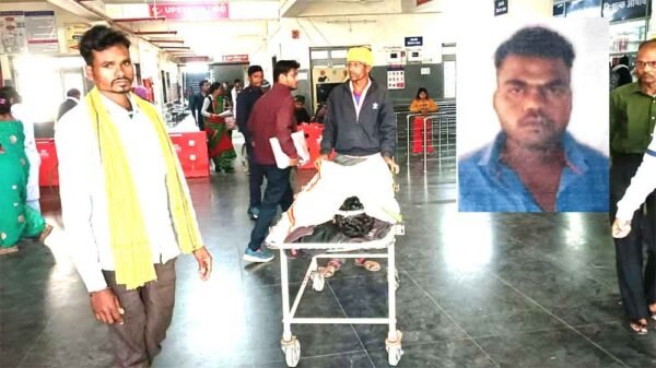 पोल से टकराई बाइक में मामा की मौत,