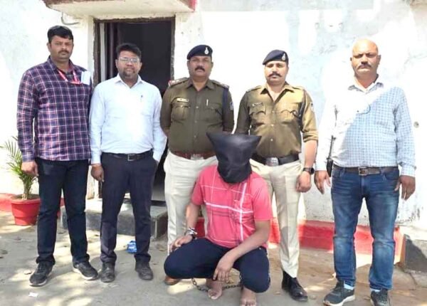 ट्रेनों में चोरी करने वाला महाराष्ट्र