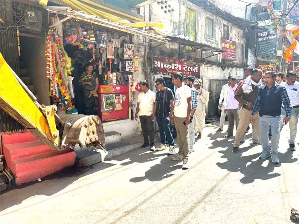 फव्वारा चौक से गांधी चौक रोड का