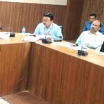 कलेक्टर ने 5 अधिकारियों