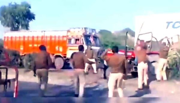 रेत माफियाओं का दुस्साहस: