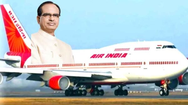 टूटी सीट पर बैठकर