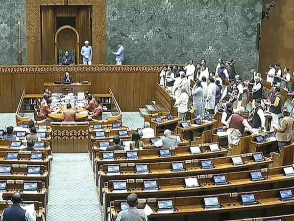 वक्फ संशोधन विधेयक को केंद्रीय कैबिनेट की मंजूरी, संसद में पेश होने की संभावना