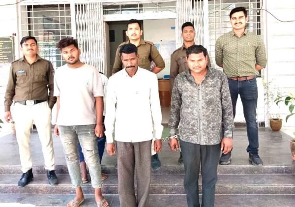पुलिस ने किया अंधे कत्ल