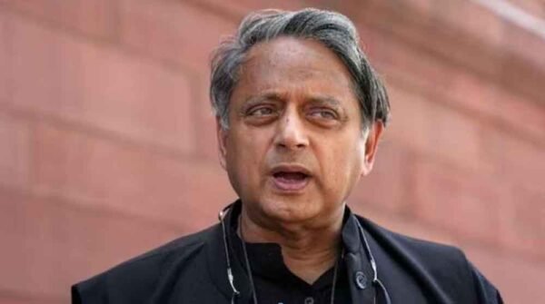 शशि थरूर की