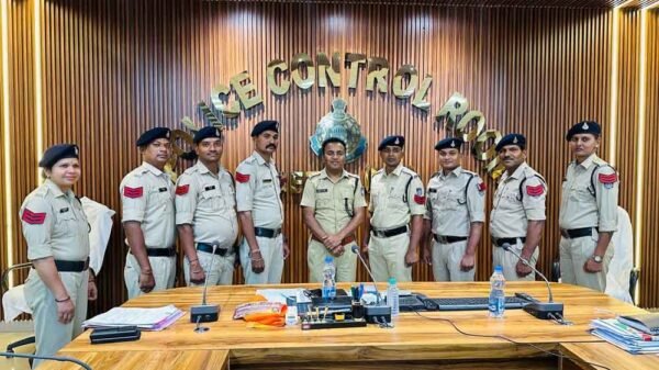 पदोन्नति पाकर 10 आरक्षक बने