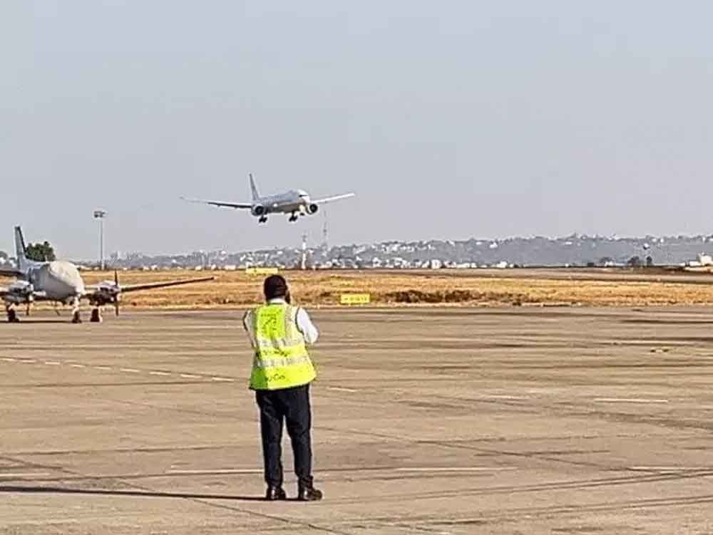 एयरफोर्स के विमान की