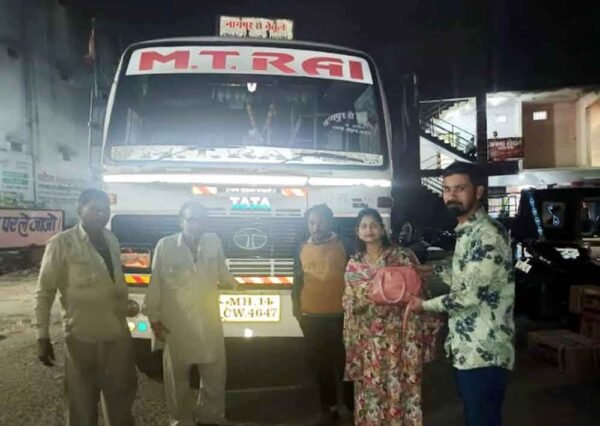 ईमानदारी की मिसाल: बस कंडक्टर