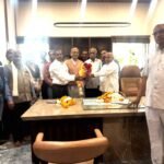 भवन के लिए 5 लाख रु. देने पर