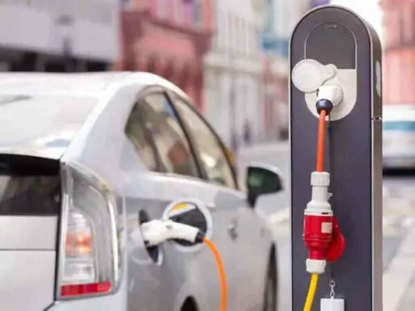जिले का पहला ई-चार्जिंग स्टेशन