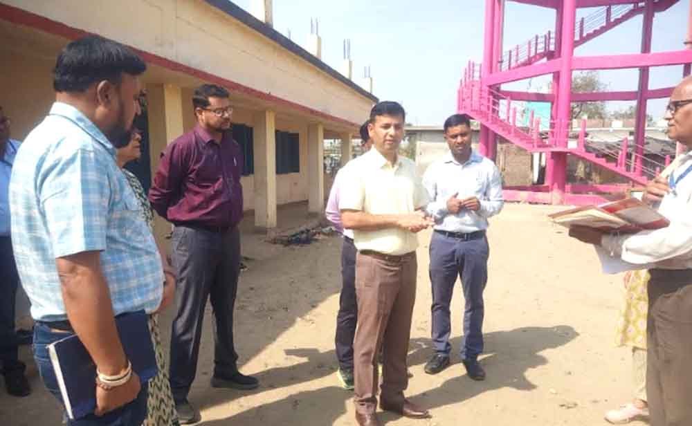 संभागायुक्त तिवारी ने परीक्षा केन्द्रों