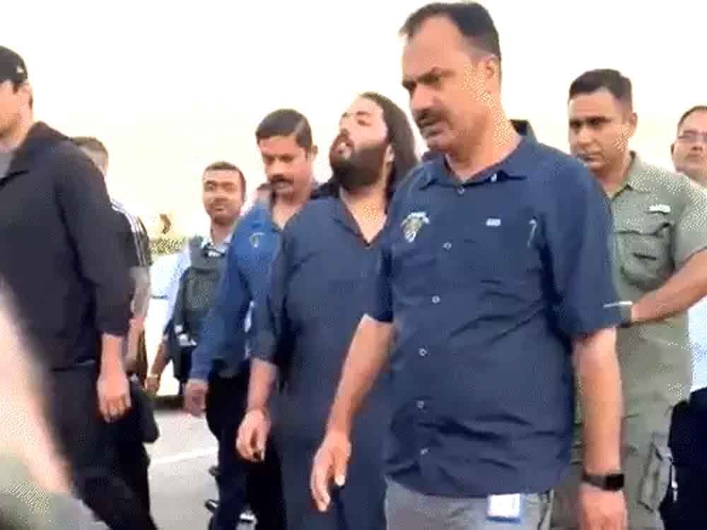 द्वारका पदयात्रा पर