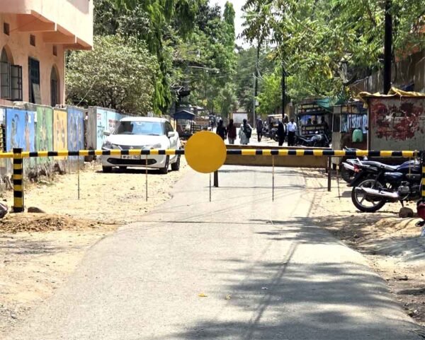 कोर्ट के सामने यातायात व्यवस्था सुधारने