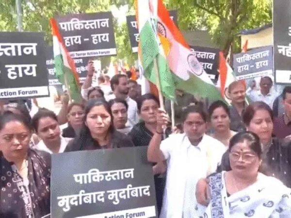 पाकिस्तानी एयरफोर्स ने खौफ के साये