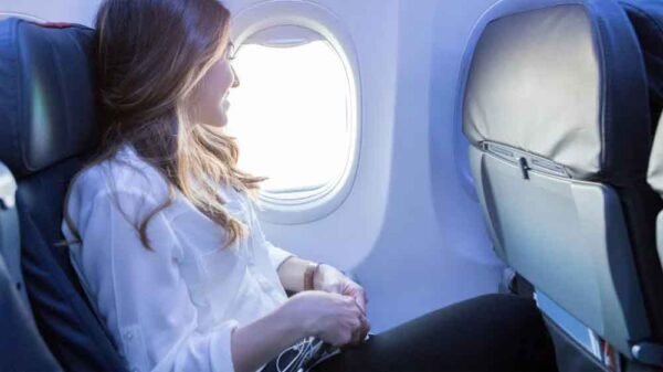 हर दिन उड़कर कॉलेज जाती है ये