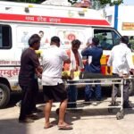 रिवर्स लेते समय पिकअप वाहन की