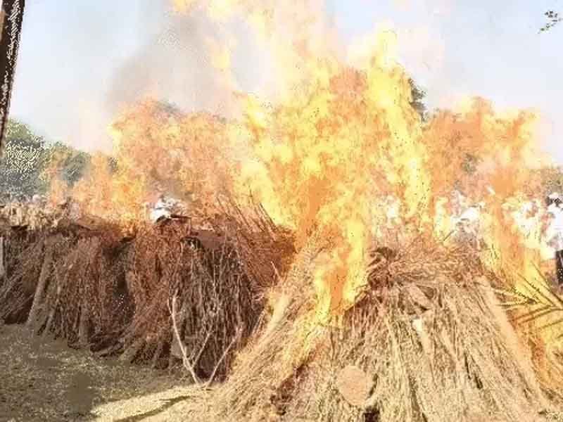 कुएं में दम घुटने