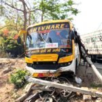 तेज रफ्तार बस ने बाइक सवार युवक को