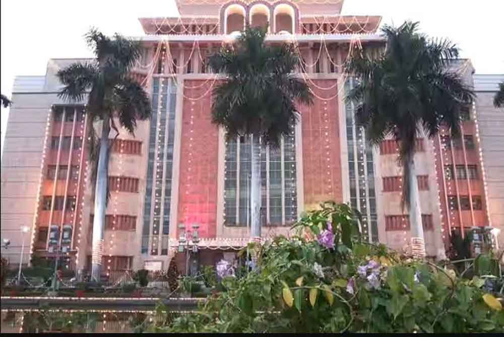 अफसरों को बड़ी राहत: मध्यप्रदेश