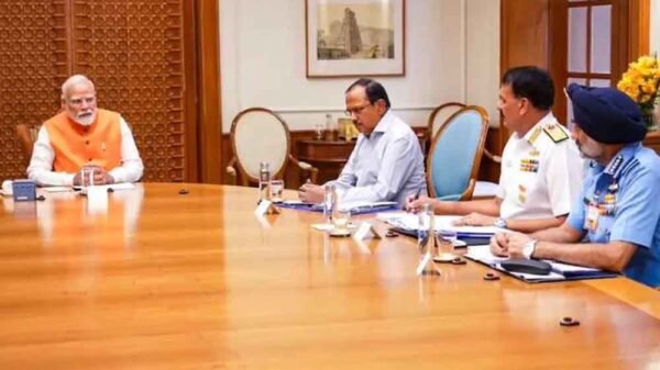 भारत सख्त : प्रधानमंत्री मोदी ने दी