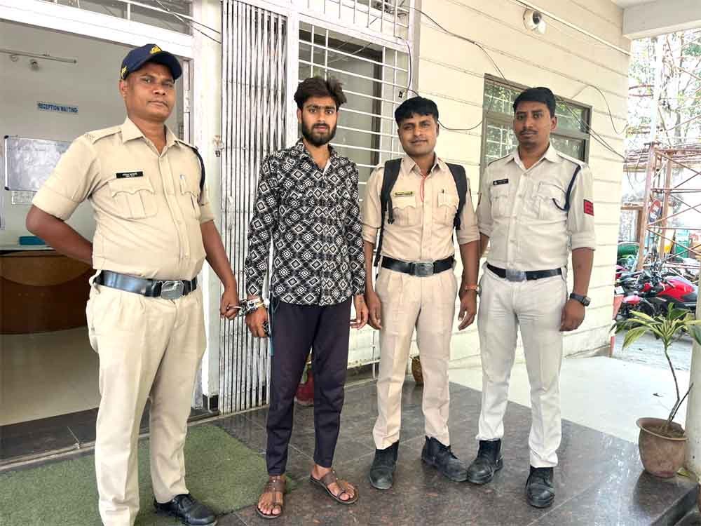 दुराचार के आरोपी को पुलिस