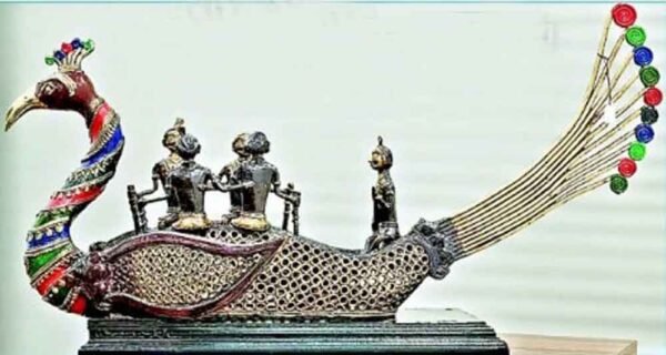 सीएम ने पीएम को भेंट किया बैतूल का