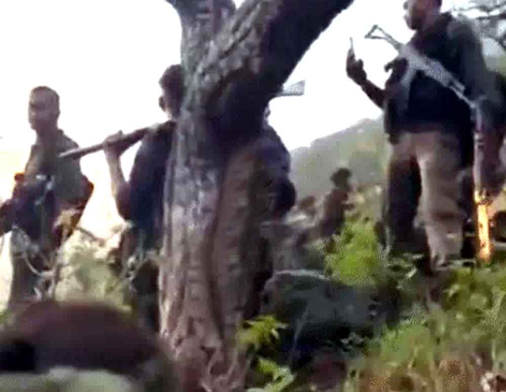 सुरक्षाबलों की बड़ी कार्रवाई: 27