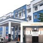 दो दिनों से लिफ्ट बंद होने से परेशान