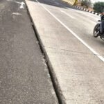 फोरलेन पर रोड में पड़ी