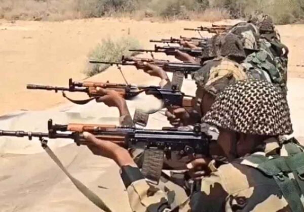 BSF ने गुजरात बॉर्डर पर पाकिस्तानी