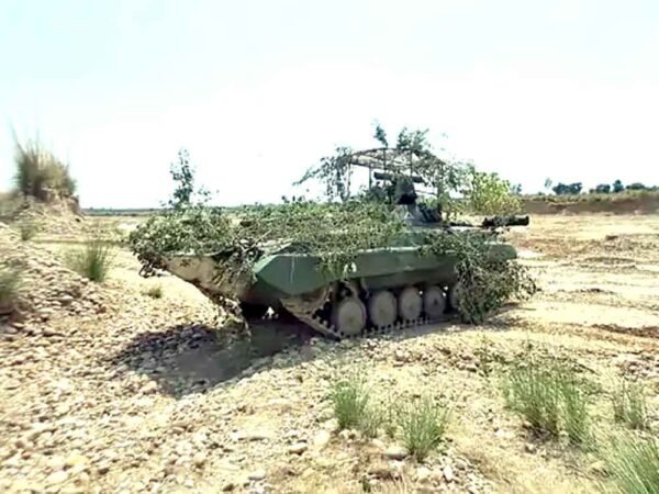LOC पर भारत की टैंक तैनाती से घुसपैठ
