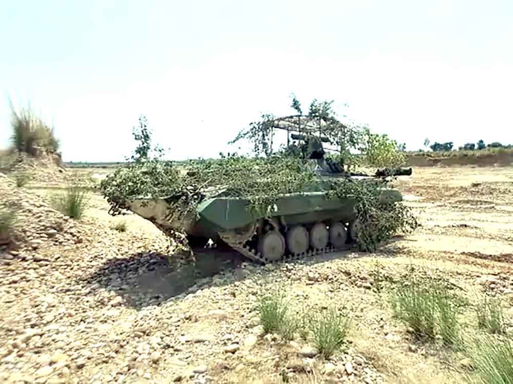 LOC पर भारत की टैंक तैनाती से घुसपैठ