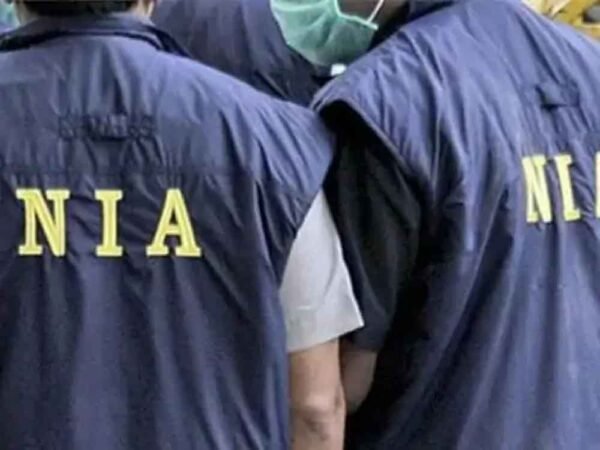 पाकिस्तान के लिए जासूसी कर रहा