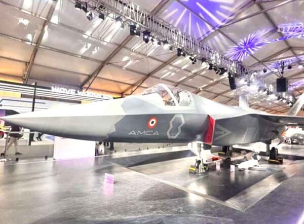 भारत को मिला स्वदेशी फाइटर जेट
