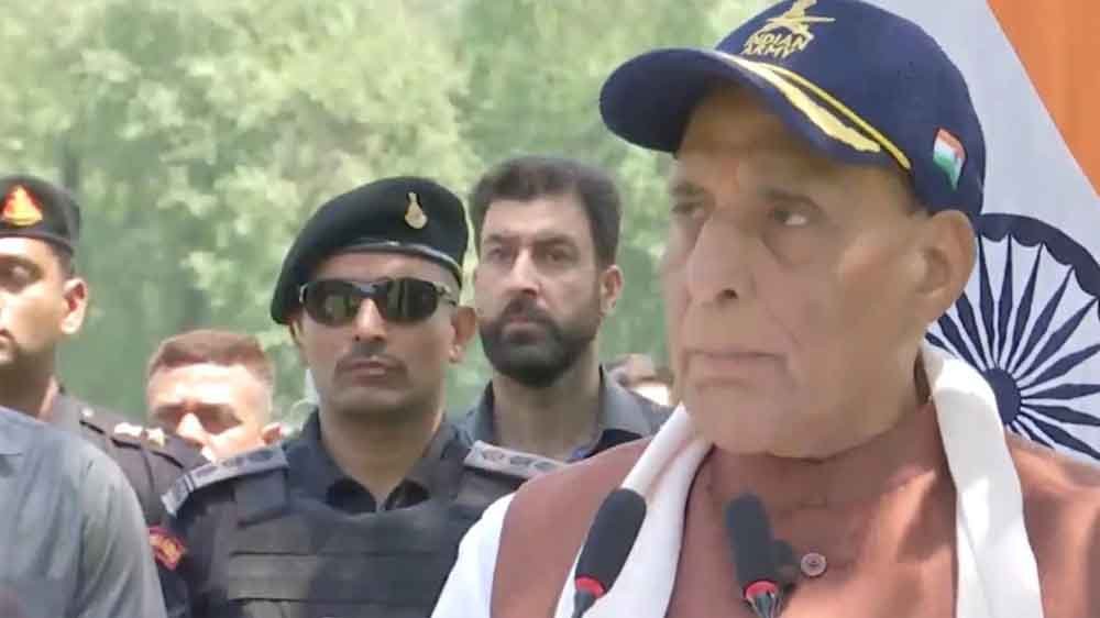 रक्षा मंत्री का श्रीनगर दौरा: पाकिस्तान