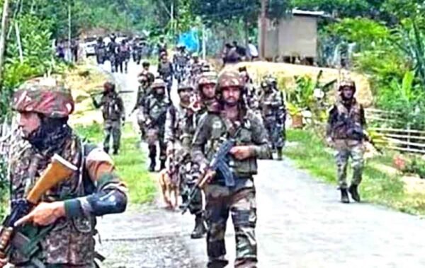 मणिपुर में उग्रवादियों पर सुरक्षाबलों का