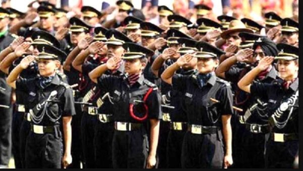 NDA की परेड में पहली बार बेटियों की गर्जना, जनरल वी.के. सिंह बोले- 'ये हैं नारी शक्ति का प्रतीक'