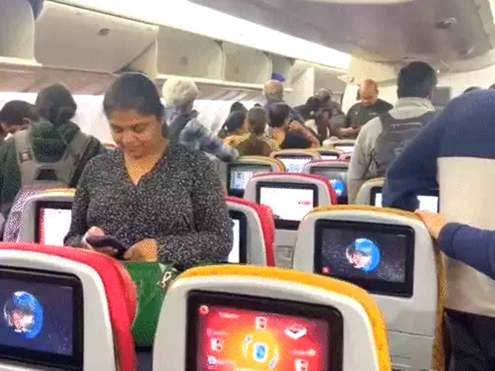 तीन दिन में छह विमान गड़बड़ाए: एयर