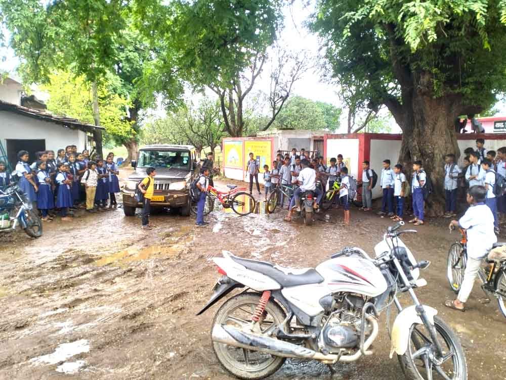 सड़क की बदहाली