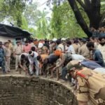 कुएं में उतरे छह ग्रामीण, जहरीली गैस से