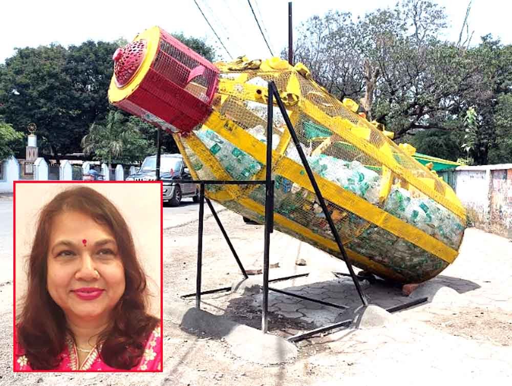 वेस्ट से बनाई डस्टबिन