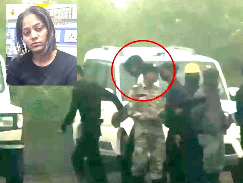 सोनम ने इशारा किया, विशाल ने किया