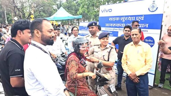 नि:शुल्क हेलमेट लेने